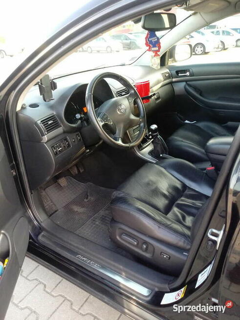 Toyota Avensis zadbana sprawna PILNIE