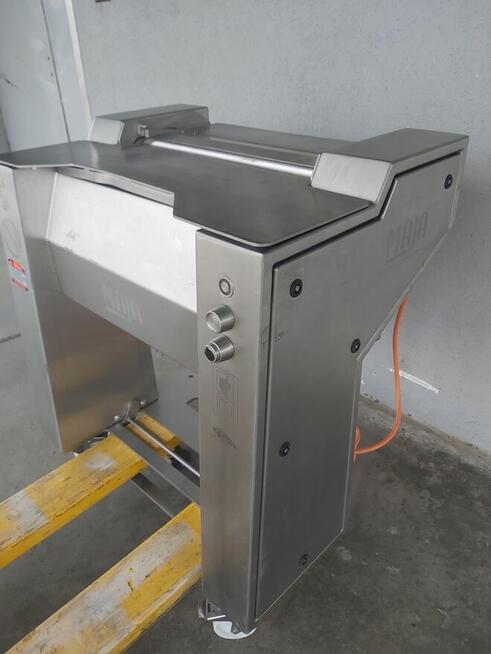 Odbłaniarka MAJA model EVM 4006,rok budowy 2011,masarska.