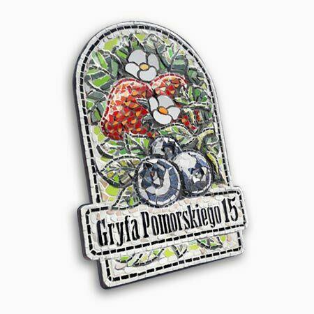 Numer na dom, posesji. Tablica adresowa.Tabliczka ceramiczna