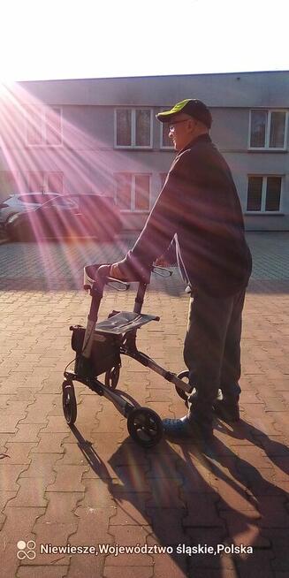 Osoba potrzebująca Przyjmę za darmo ubrania i buty