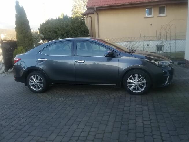 Sprzedam Toyotę corollę 2014r z b. małym przebiegiem