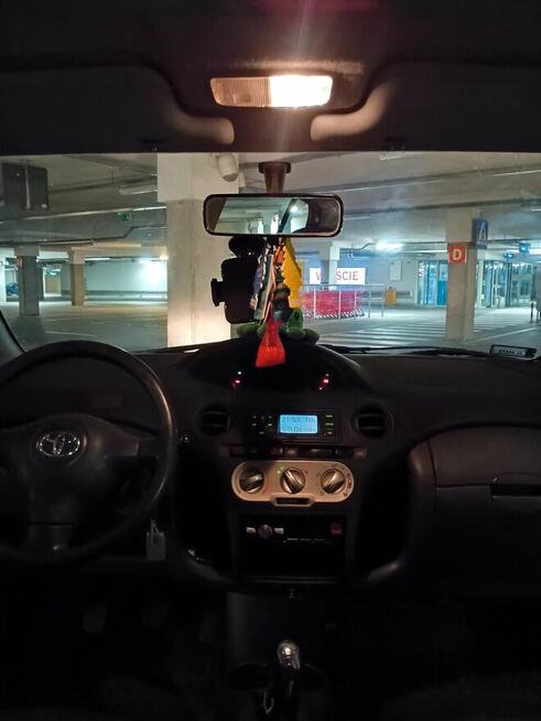 Sprzedam niezawodną i praktyczną Toyotę Yaris