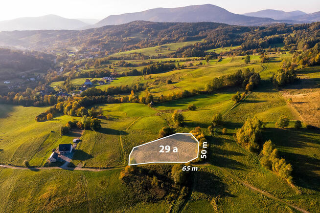 Panoramiczny widok na Beskid Wyspowy, droga dojazdowa, pod T