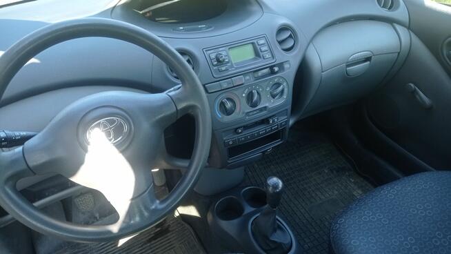 Toyota Yaris 2003