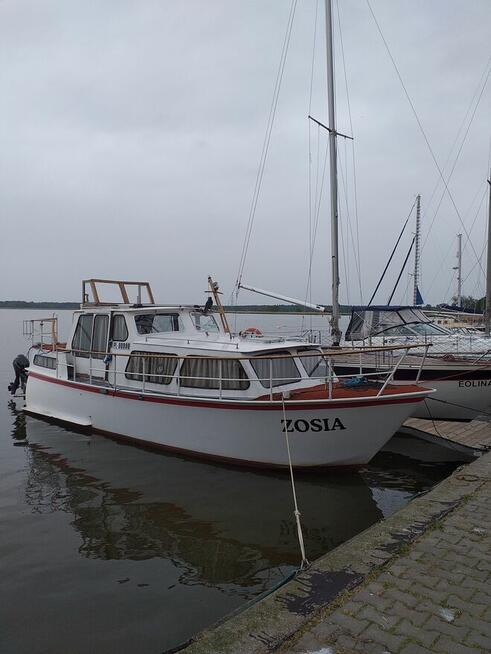 Jacht Motorowy Cascaruda 980 z miejscem postojowym (marina)