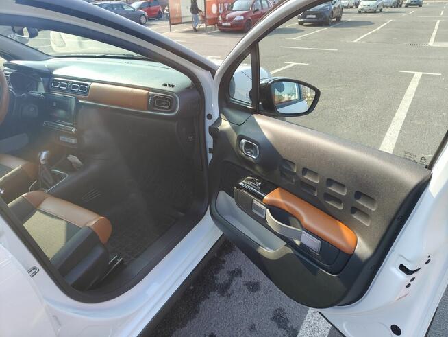 Citroën C3 1.2 PureTech Shine - 1 Citroën C3 1.2 PureTech Sh