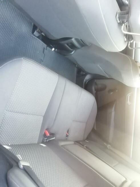 Sprzedam Toyotę corollę 2014r z b. małym przebiegiem