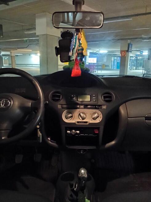 Sprzedam niezawodną i praktyczną Toyotę Yaris