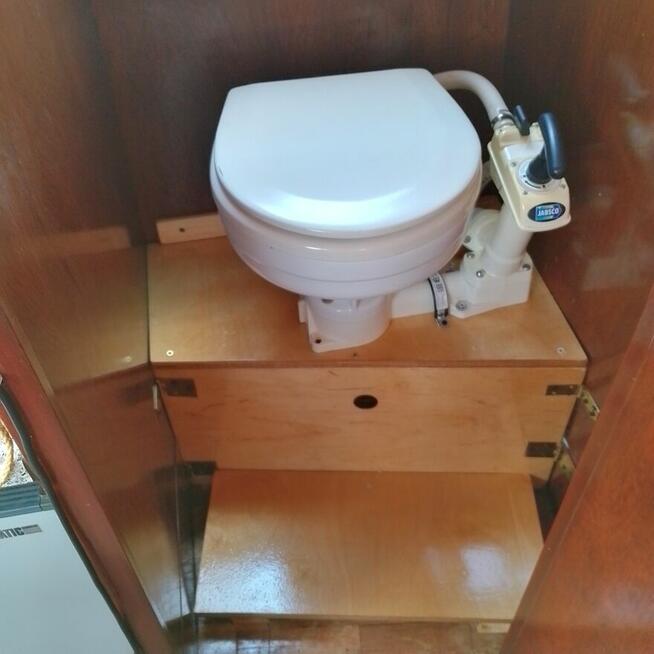 Jacht Motorowy Cascaruda 980 z miejscem postojowym (marina)