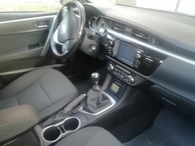 Sprzedam Toyotę corollę 2014r z b. małym przebiegiem