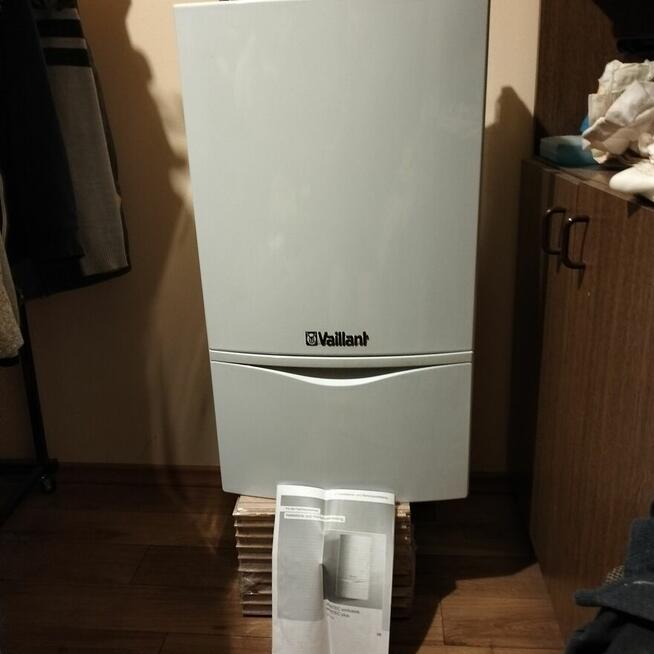 Piecyk gazowy dwufunkcyjny 24 kw Valiant używany.