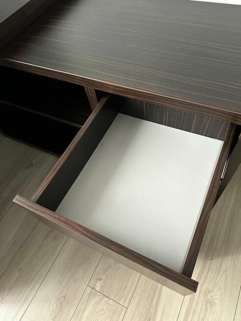 Sprzedam solidne biurko - wykonane przez stolarza.