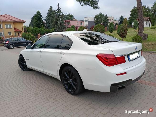 BMW 740D -- xDrive -- Masaże -- M-Pakiet -- ALU 19 cali