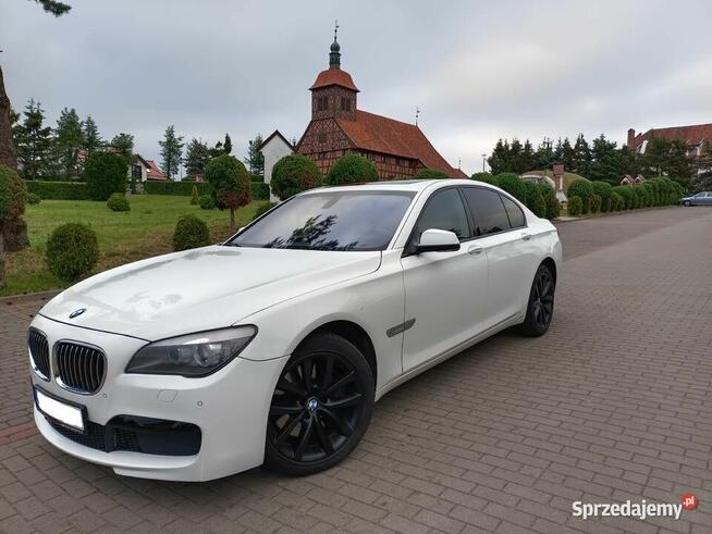 BMW 740D -- xDrive -- Masaże -- M-Pakiet -- ALU 19 cali