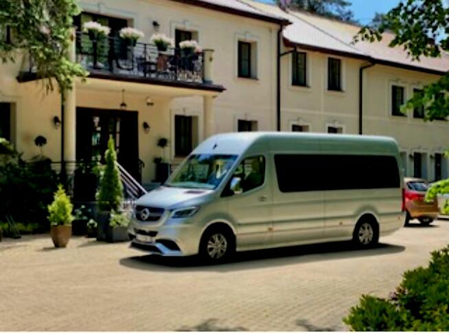 Wynajem samochodu wraz z kierowcą