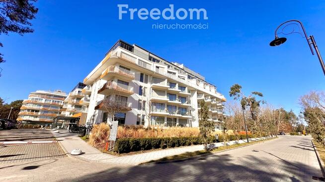 Apartament w Apart Park Albus miejsce parkingowe.