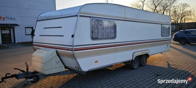 Przyczepa kempingowa na działkę