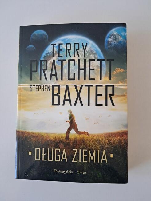 Książka „Długa Ziemia” T. Pratchett, S. Baxter