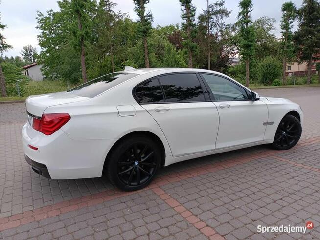 BMW 740D -- xDrive -- Masaże -- M-Pakiet -- ALU 19 cali