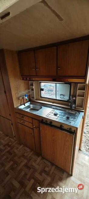 Przyczepa kempingowa na działkę