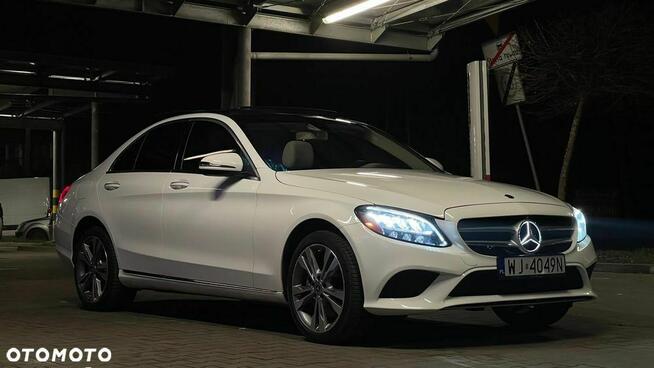 Mercedes-Benz Klasa C 300 4MATIC 9G-TRONIC