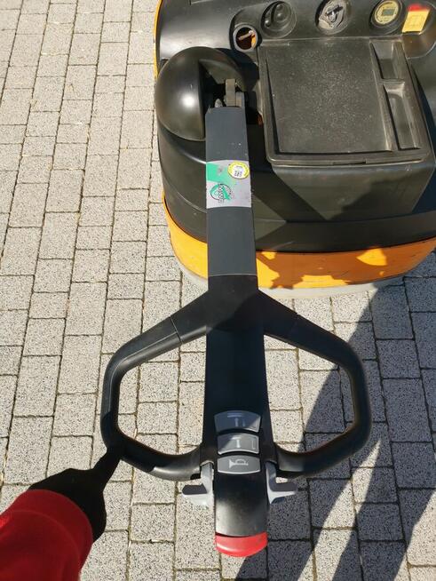 Paleciak elektryczny Still EGV12