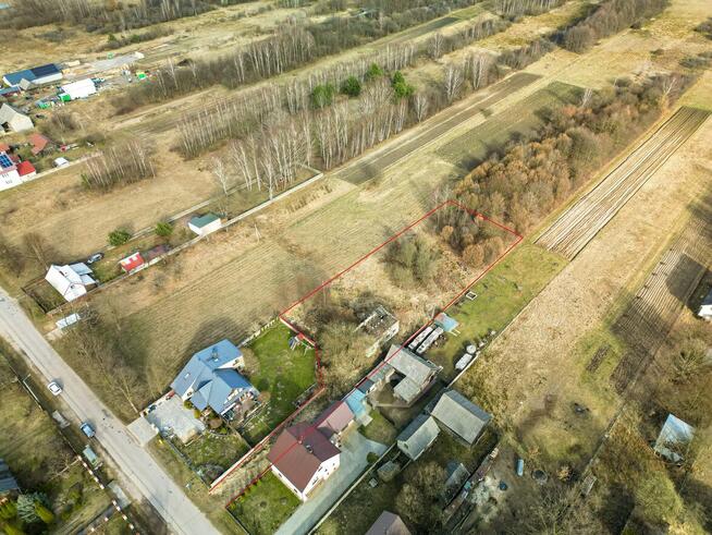 Duża działka na uboczu – spokój i przestrzeń w Kołomani