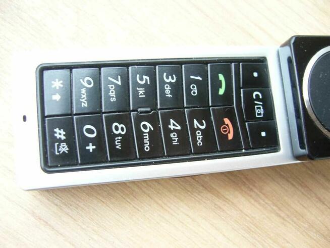 Telefon komórkowy Samsung SGH-X830 kolekcjonerski