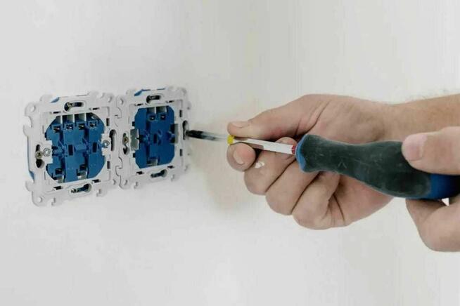 ELEKTRYK, usługi elektryczne