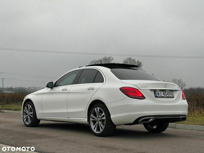 Mercedes-Benz Klasa C 300 4MATIC 9G-TRONIC