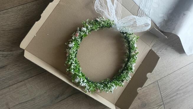 Sprzedam albę komunijną z pięknym wiankiemdla dziewczynki