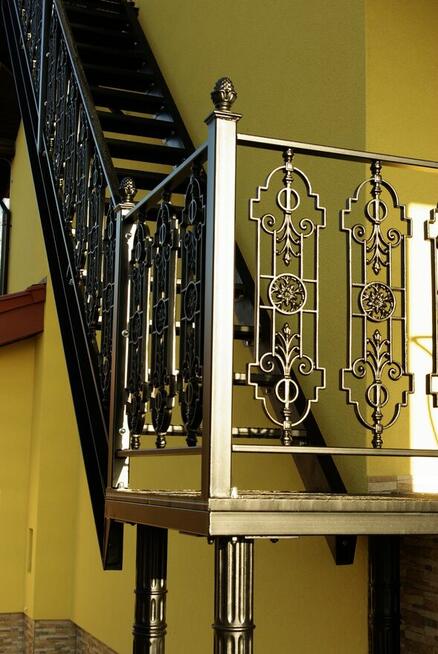 SCHODY TRALKA MASYW ŻELIWNA BALUSTRADA