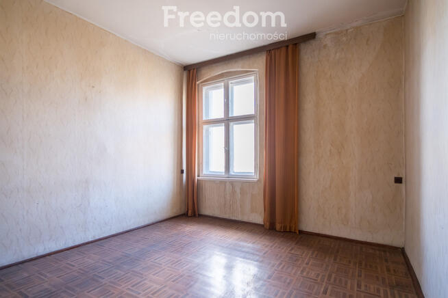 Przestronne mieszkanie z potencjałem