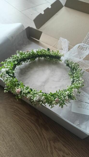 Sprzedam albę komunijną z pięknym wiankiemdla dziewczynki