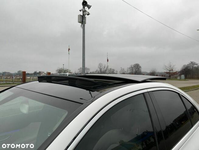 Mercedes-Benz Klasa C 300 4MATIC 9G-TRONIC