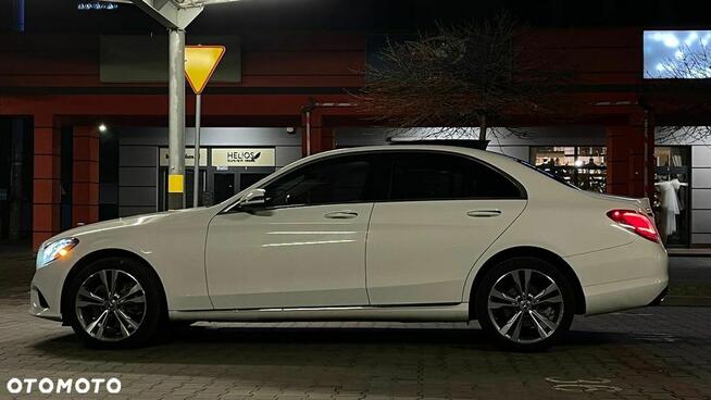Mercedes-Benz Klasa C 300 4MATIC 9G-TRONIC