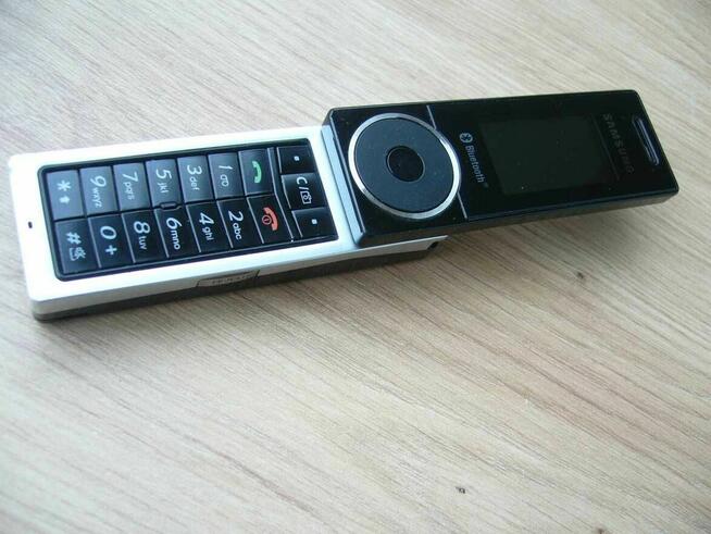 Telefon komórkowy Samsung SGH-X830 kolekcjonerski