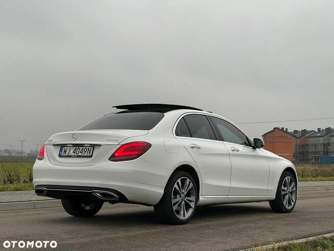 Mercedes-Benz Klasa C 300 4MATIC 9G-TRONIC