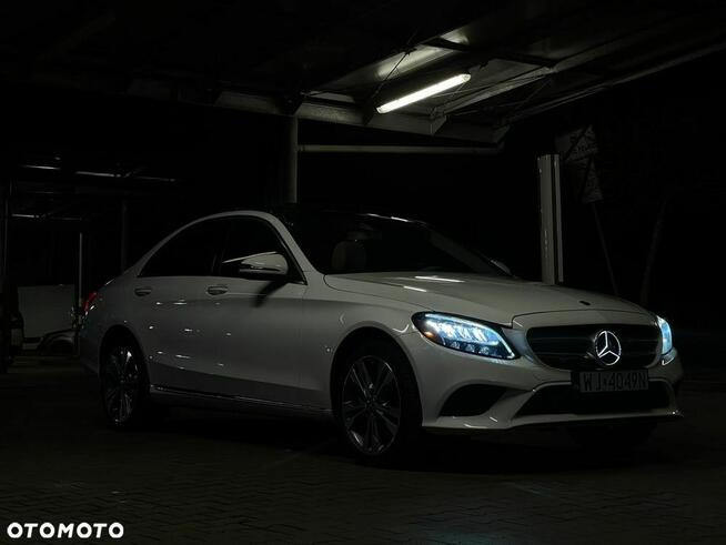 Mercedes-Benz Klasa C 300 4MATIC 9G-TRONIC