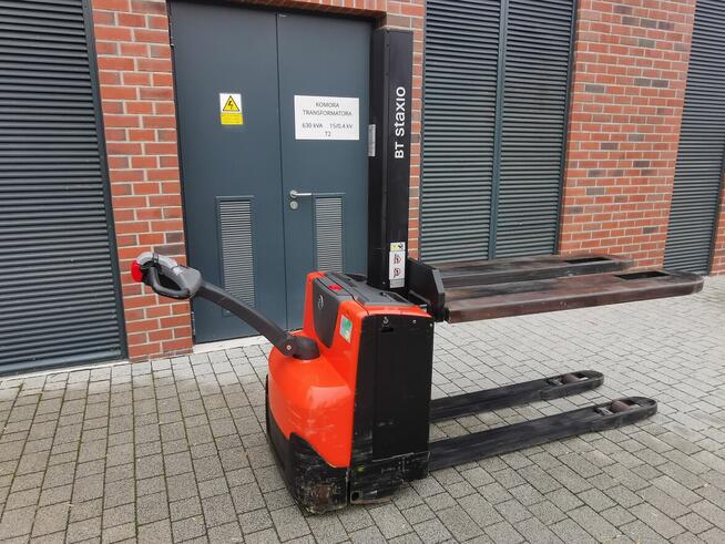 Wózek paletowy PALECIAK Toyota BT SWE080L długie widły 1540