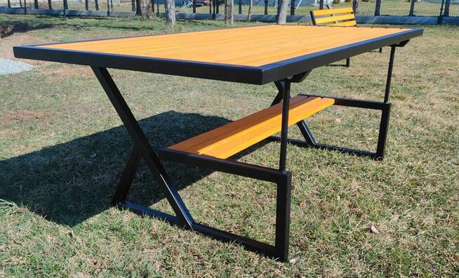 Stół ogrodowy, metalowy, drewniany