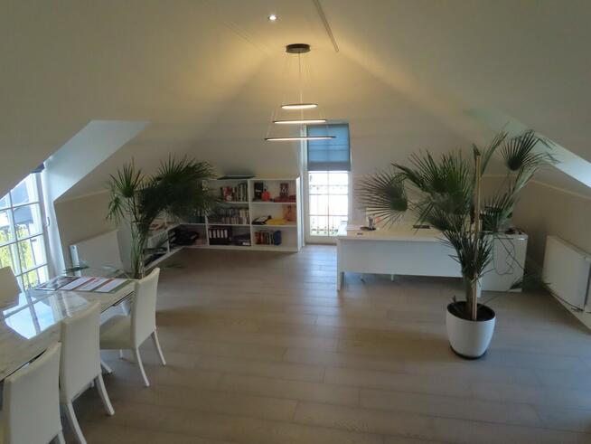 Rezydencja 326m2, w Walendowie k/Warszawy za 4500 tys. zł