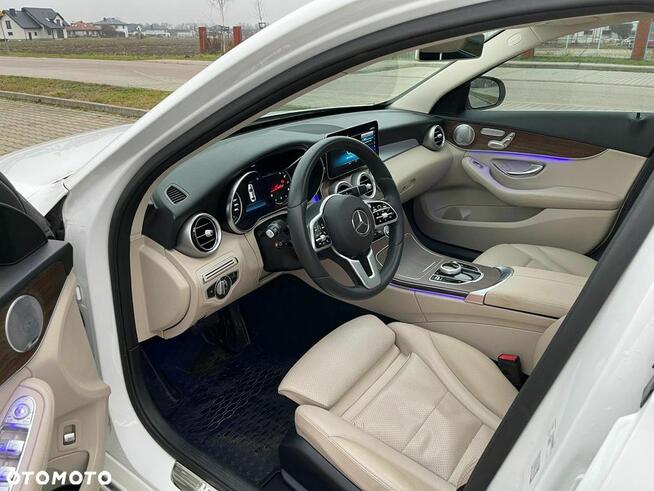 Mercedes-Benz Klasa C 300 4MATIC 9G-TRONIC