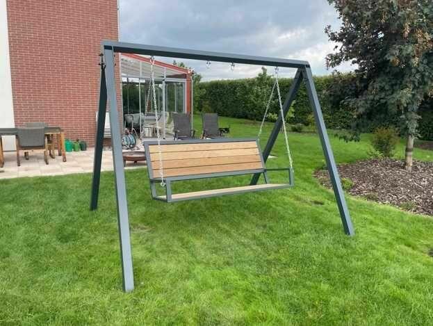 Solidna Huśtawka Metalowa - Idealna do Ogrodu!