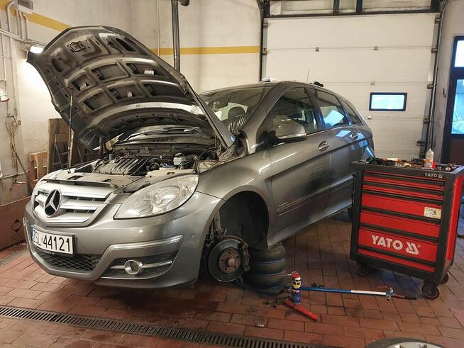 Warsztat mechanik auto naprawa