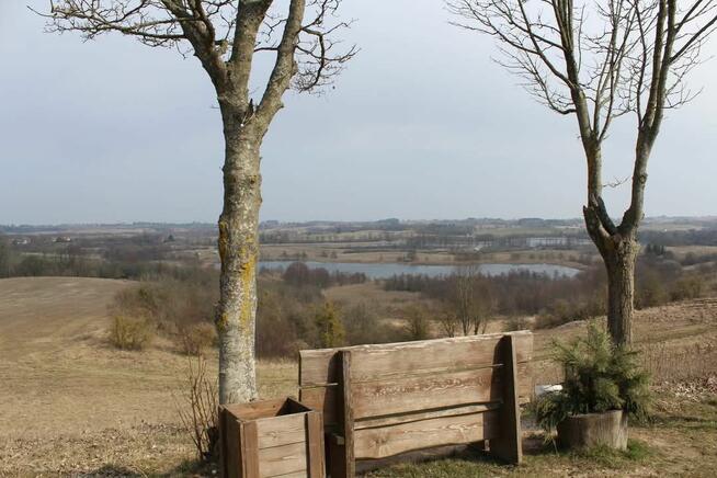 Działka pomiędzy dwoma jeziorami obok Mragowa