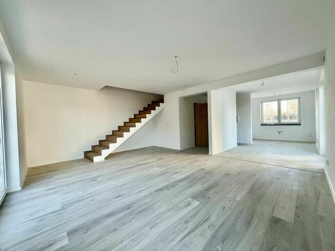 Dom w zabudowie bliźniaczej o pow. 120 m2 / Nowy Sącz