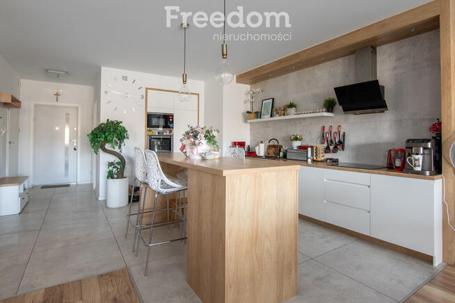 Piękny dom w zabudowie szeregowej z ogrodem