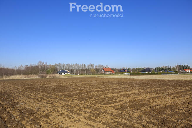 3 działki budowlane po 15,2 ar w Brzeźnicy