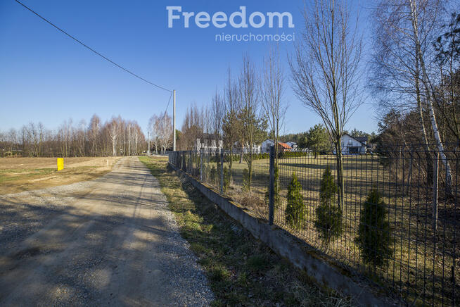 3 działki budowlane po 15,2 ar w Brzeźnicy